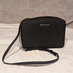 New Michael Kors Purse 