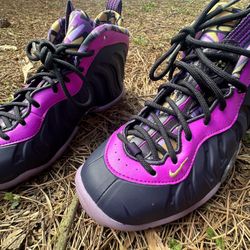 NikePurple foam 4y 