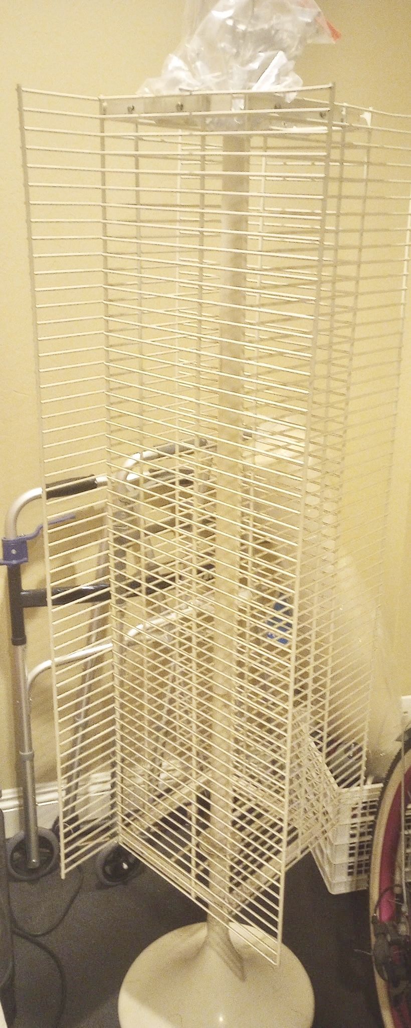 Retail Spinning Display Rack
