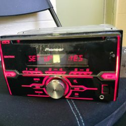 Pioneer FH X72BT With Bluetooth And Aux And USB In  Front  And Volume 62 High 