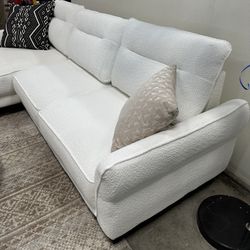 NEW ARRIVAL Sectional WITH CHAISE 115 Inches