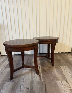 End table [set of 2]