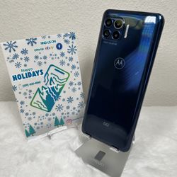 Motorola One 5G UW 128gb Unlocked In Very Good 7/10 Condition. Has a minor crack on top 