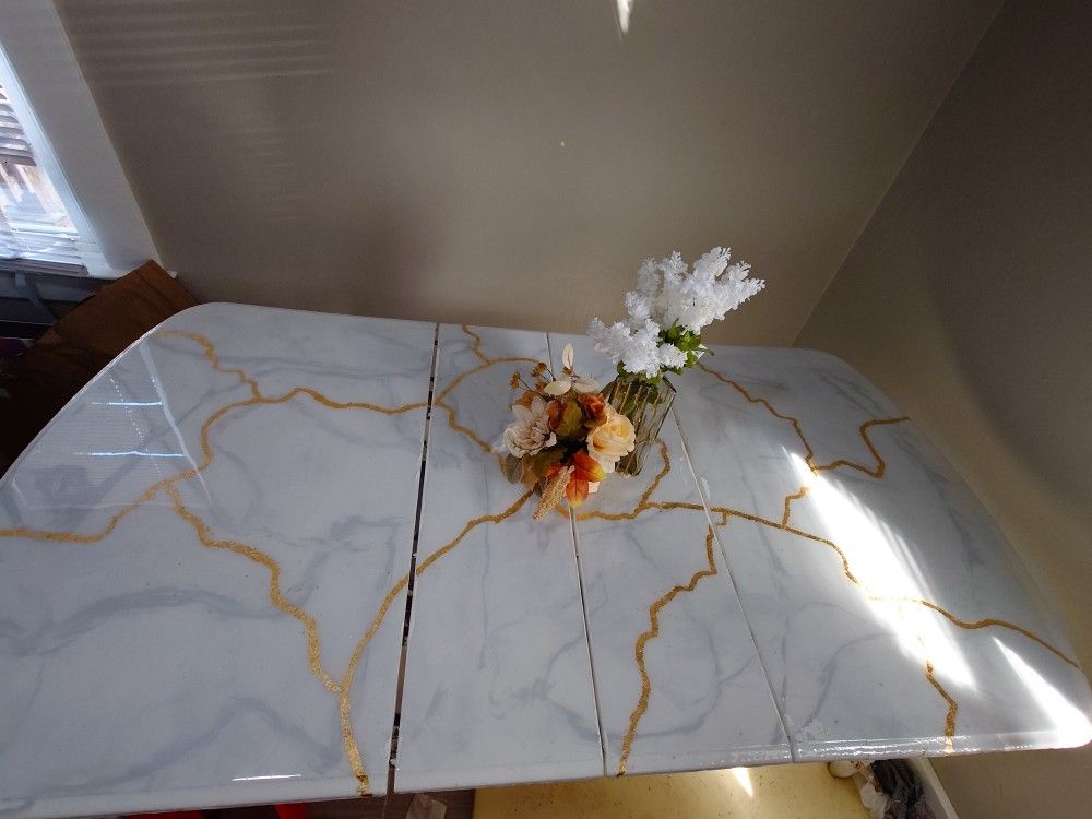 ELEGANT DINING TABLE WITH LEAVES.NEGOTIABLE