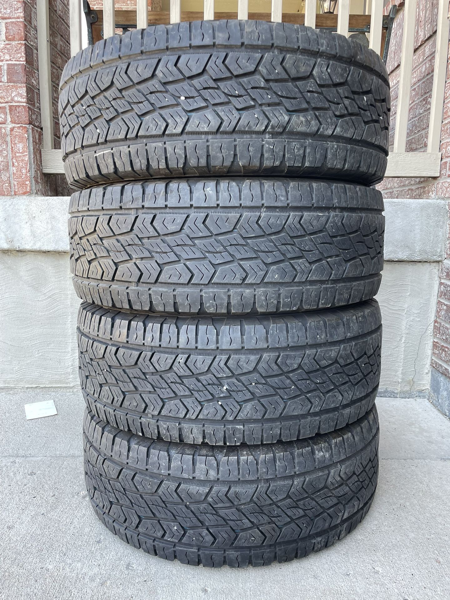 265-60-18 / FULL SET / CONTINENTAL