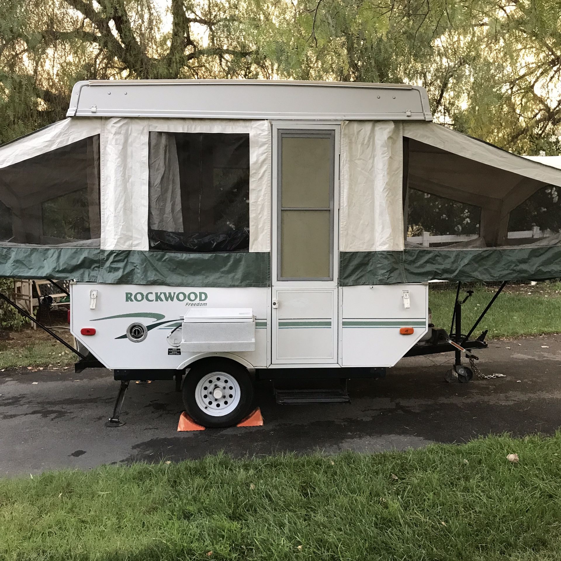 2005 Rockwood Freedom FMT170LTD POP Up Camper Tent Trailer