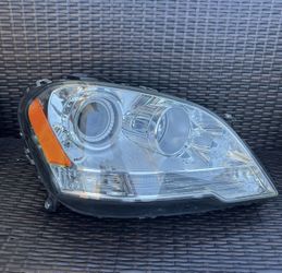2009 2010 2011 MERCEDES-BENZ ML350 ML450 ML550 ML63 HEADLIGHT RIGHT PASSENGER SIDE XENON OEM