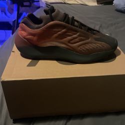 Yeezy 700 Size 10.5 