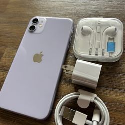 iPhone 11 (Unlocked) 64gb Earphones & Charger Included
