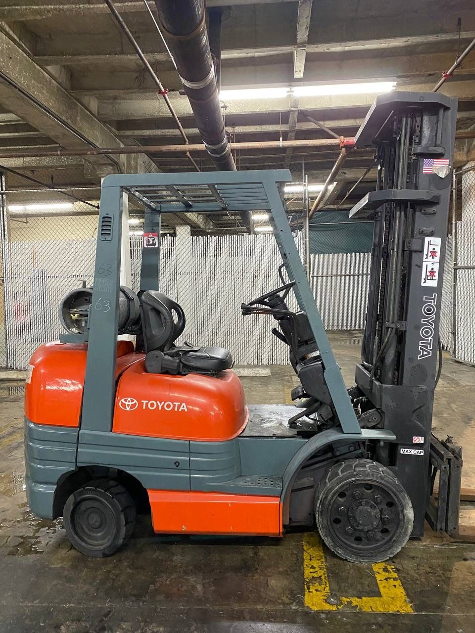 HEAVY DUTY TOYOTA forklift for sale 6600 lb 