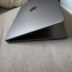 Apple Macbook Pro 14" M3 Chip 10-Core with 16GB RAM and 512GB SSD