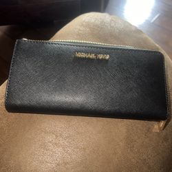 Michael Kors Wallet New With tags 