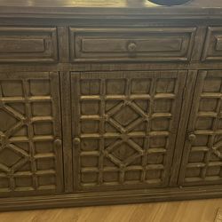 Tv stand