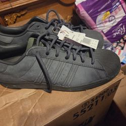 Men's Size 12 Shoe