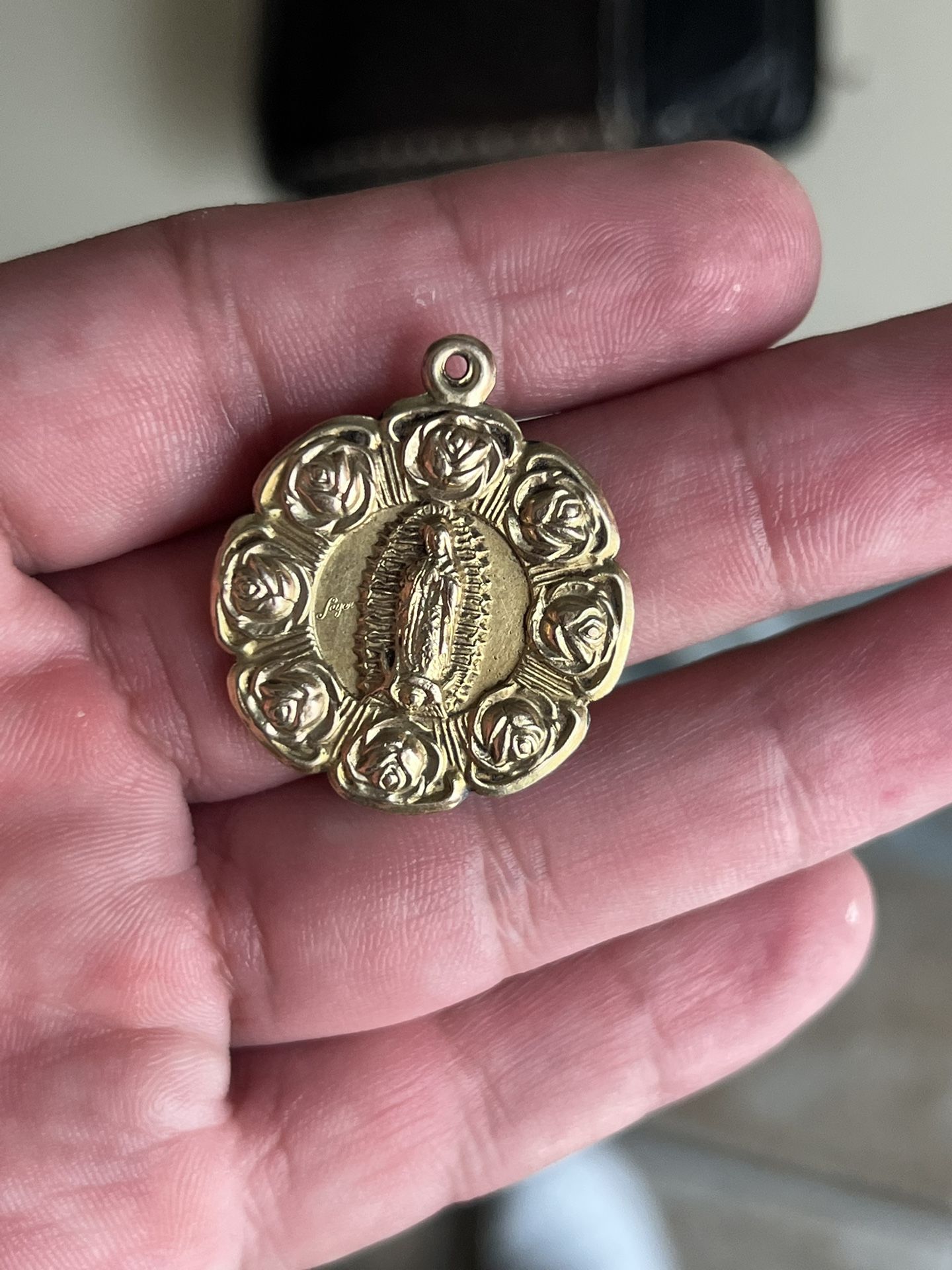 1980s VINTAGE CH 10K YELLOW GOLD DOUBLE SIDE Jesus Virgin Mary Guadalupe CHARM PENDANT