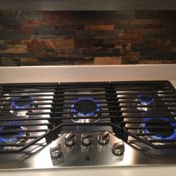 36” GE cooktop with 5 burners