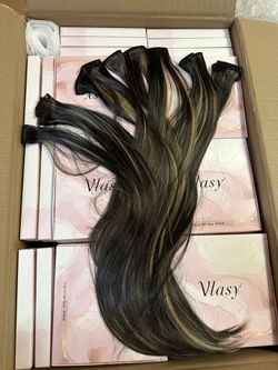 Vlasy Seamless Synthetic Heat Resistant Clip in Hair Extensions 7 Pcs 22 Inches Natural Looking Trendy