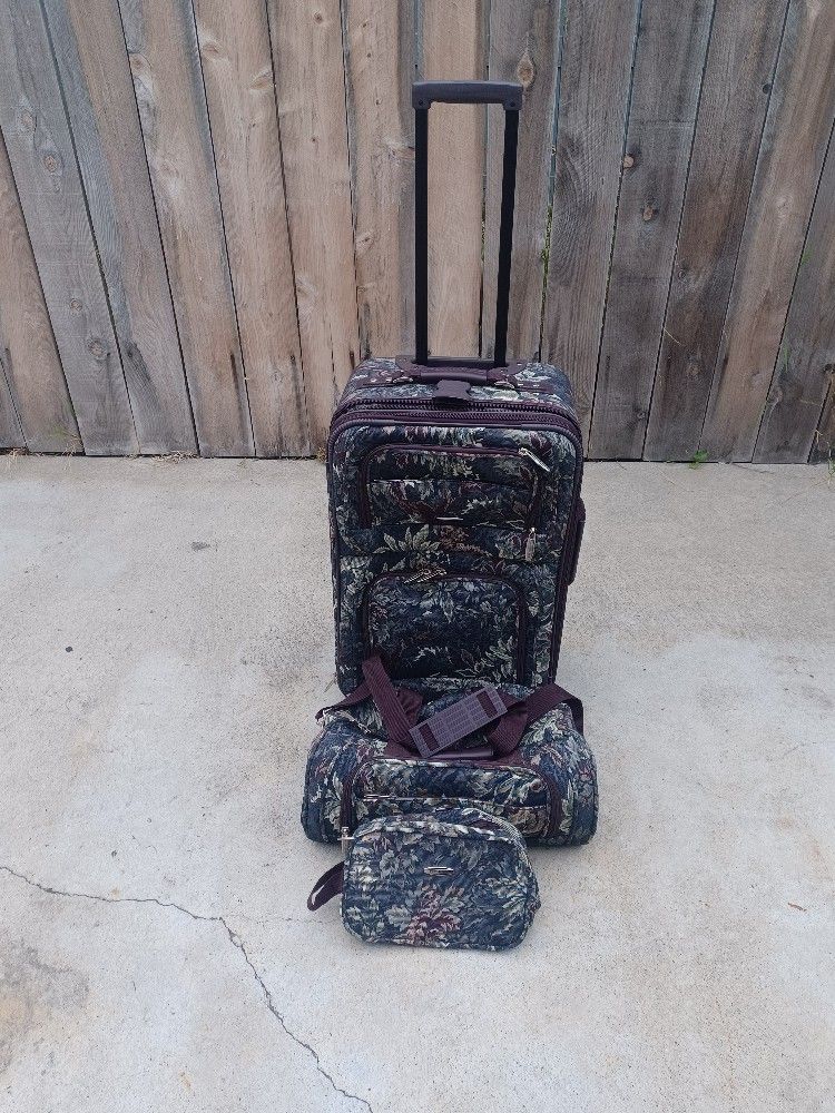Pierre Cardin 3 Pc Luggage Set