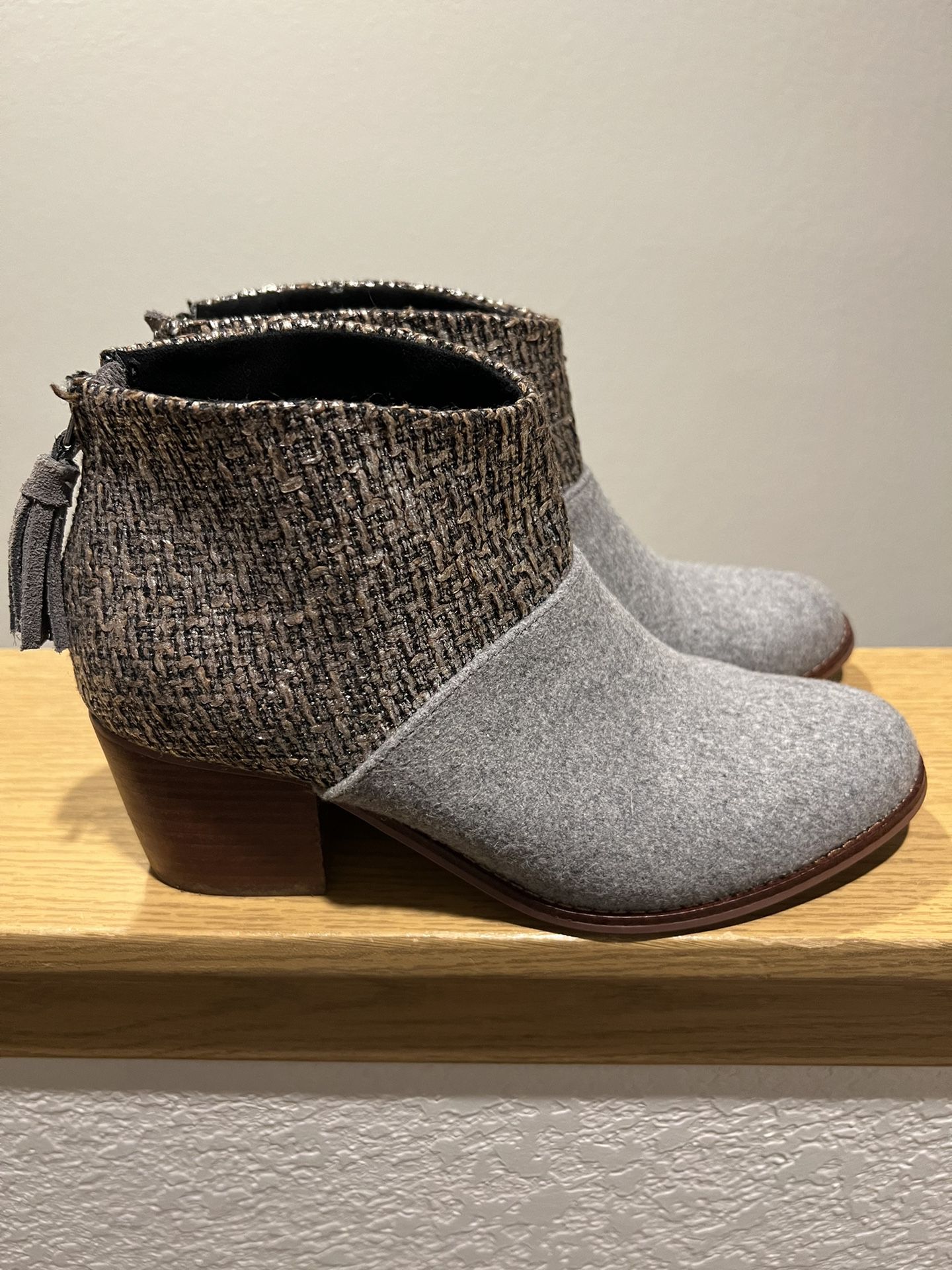 Women’s Toms - Boots Size 8