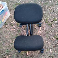 Kneeling Chair 