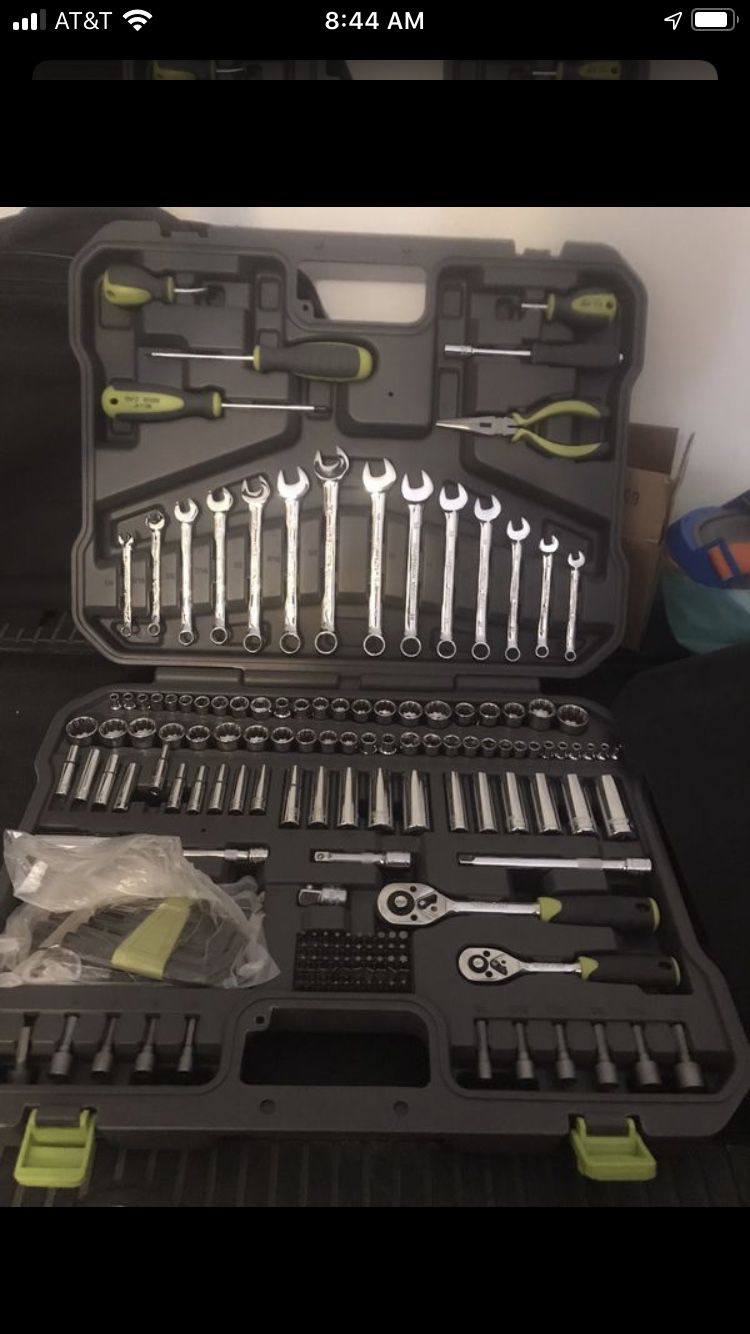 NEW Craftsman Evolv 200 Piece Mechanic's Tool Set “All in One” SAE and Metric Stainless Steel with Hard Case. No refunds no returns (willing to trade)