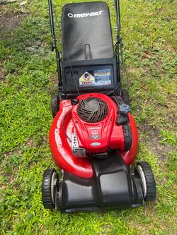 Lawn mower Troy Bilt TB200 excellent condition front wheel drive self propelled work great