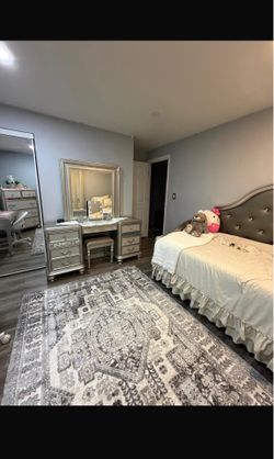 Silver Glam Twin Bedroom Furniture Set
