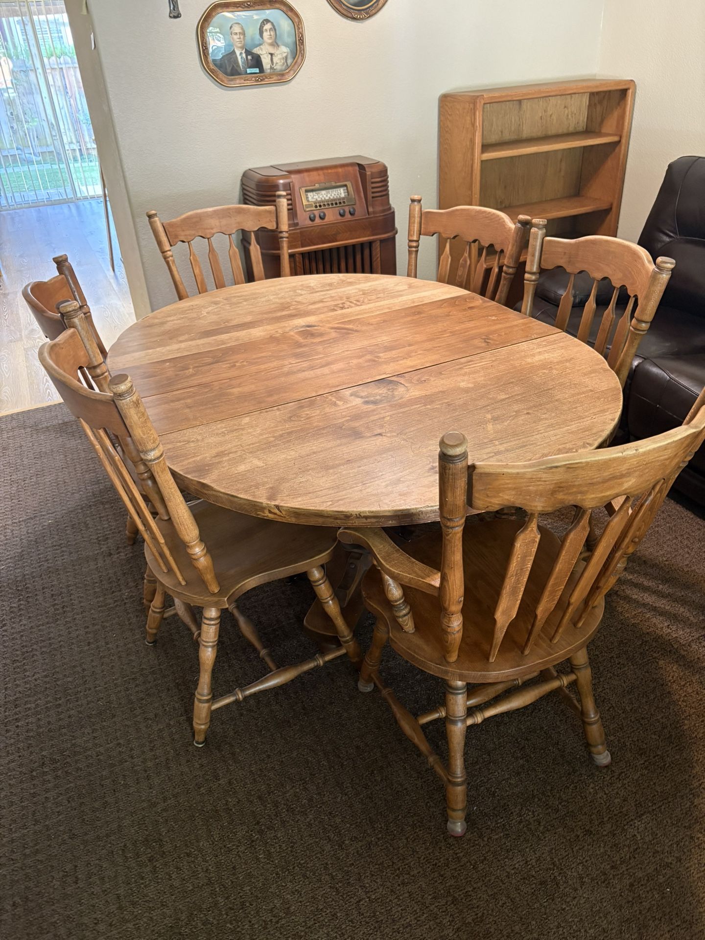 Wooden Table With Sleeve And 6 Chairs 