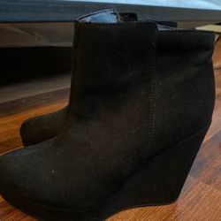 Forever 21 Booties Size 7