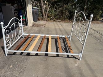 Bed frame  size full