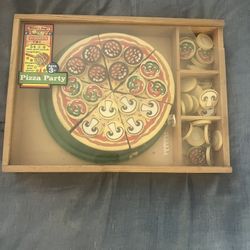 Melissa & Doug Classic Wooden Pizza Party Play Set – 54 Mix-and-Match Toppings