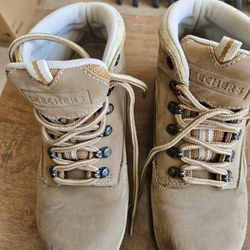 Sketchers Women's boots Size 7.5