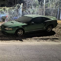 2000 Ford Mustang