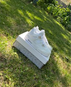 Jordan 4 size 8.5 men brand new never worn
