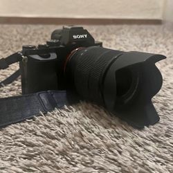 SONY A7 1 FULL FRAME with 28-70mm LENS