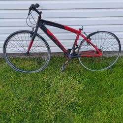 Hyper Bicycle 700c Men’s Spin Fit Hybrid Bike, Black and Red parts or repair