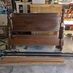 Headboard And Footboard With Railing. Fits Queen And Full Size