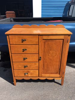 Edison Little Folks Furniture Company Maple Chifforobe (39x17x41t)