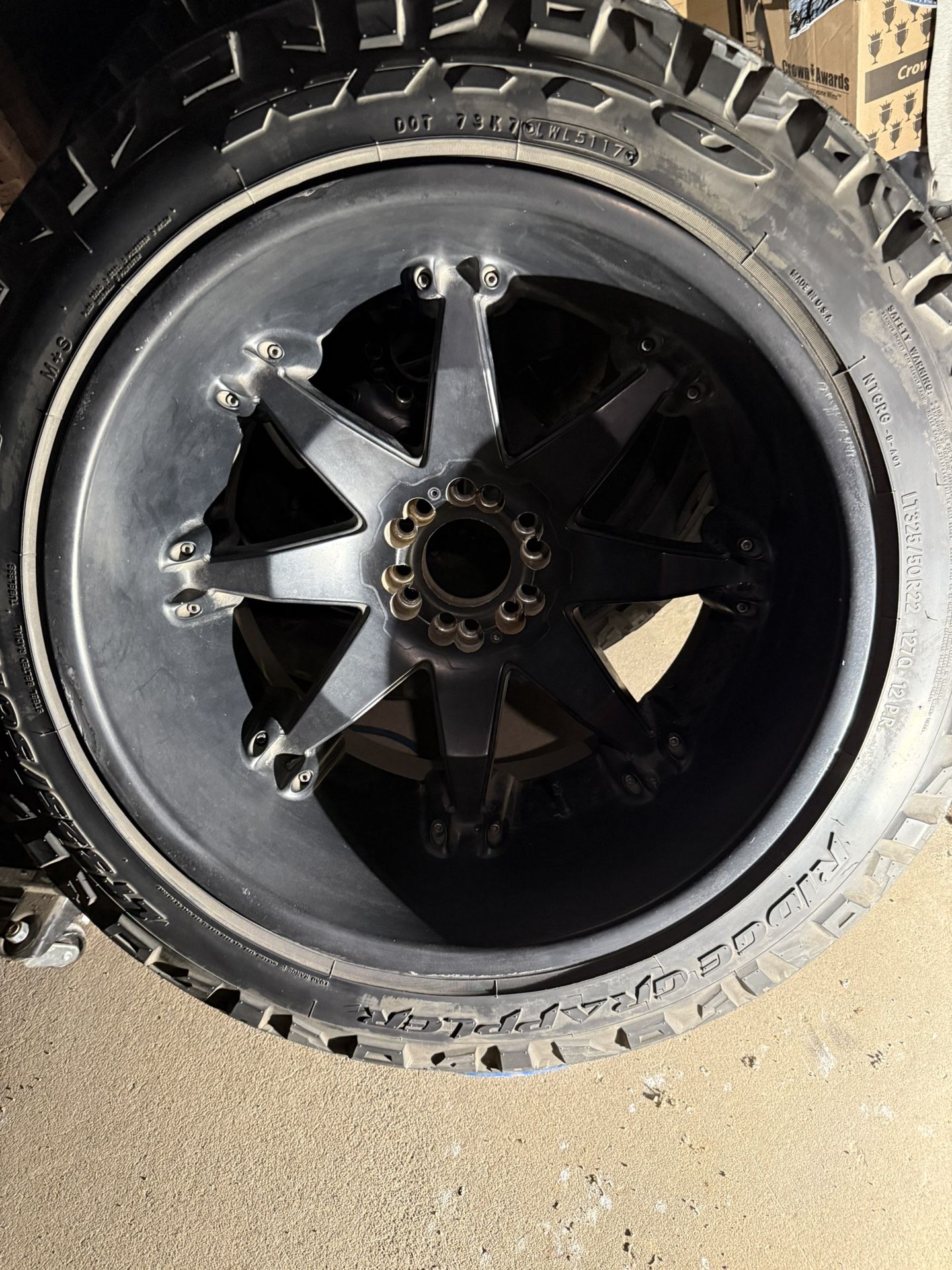 Fuel 22 X 35x 14 6 Lug Universal 