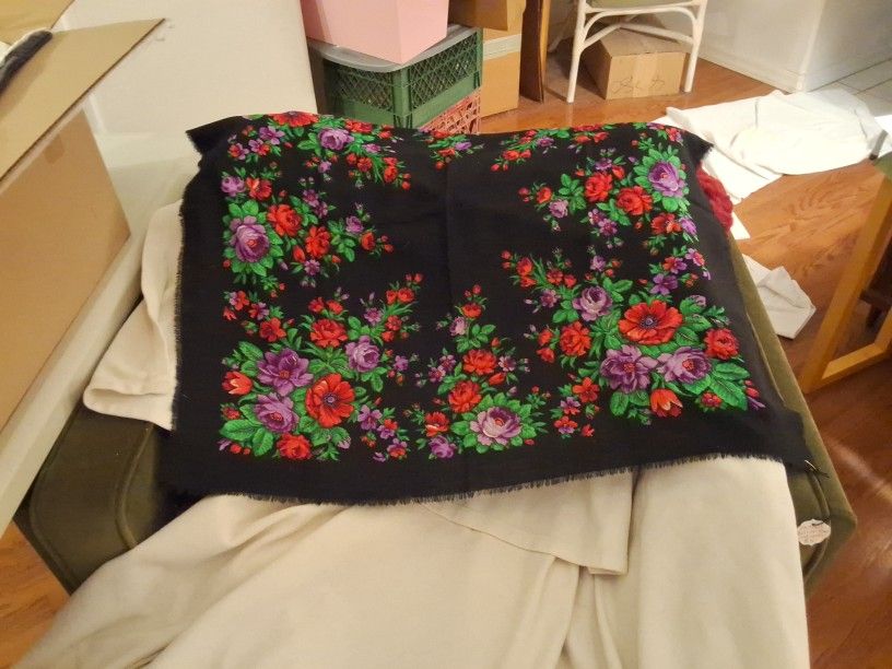 VINTAGE Russian Scarf/Shawl