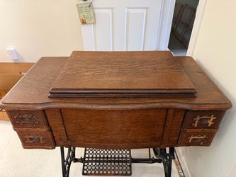 Antique EL WHITE sewing machine