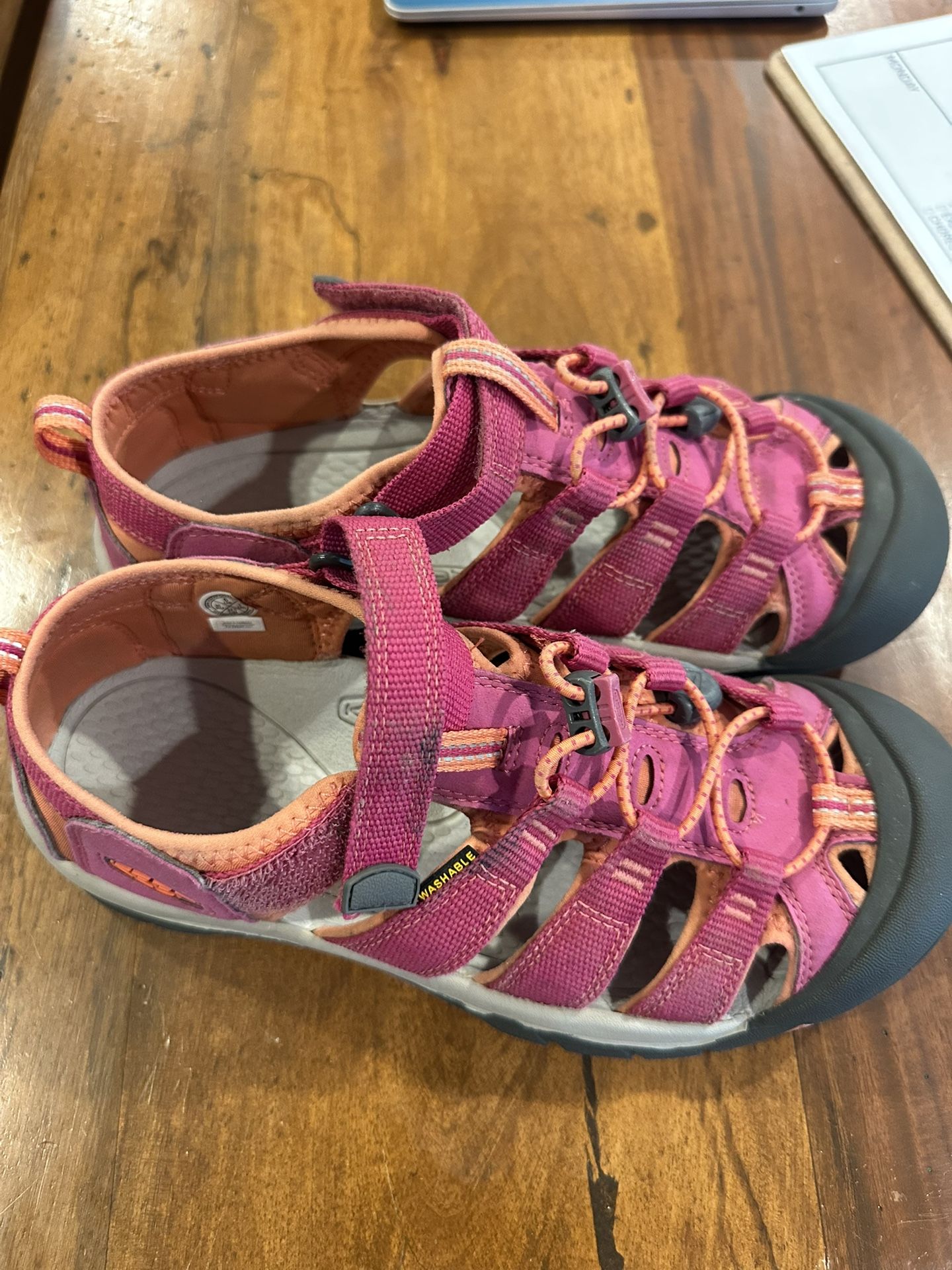 Women’s Keen Size 7.5