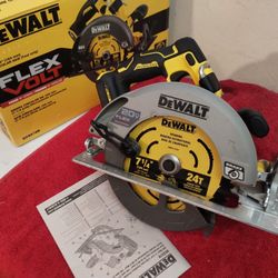 Like New Dewalt 71/4 Circular Saw Tool Only 145