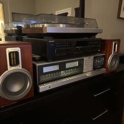 Philips MCD708 Bookshelf Speakers w Ribbon Tweeter Technology Rosewood Enclosure