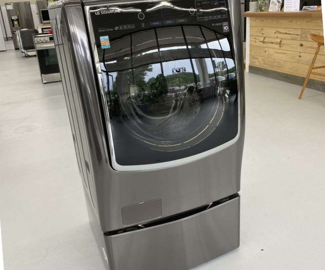 REDUCED-LG MEGA Washer-5.8 cu.ft-OPEN BOX