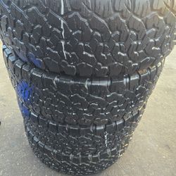 BFGOODRICH 275 65 18 (TIRE SET)