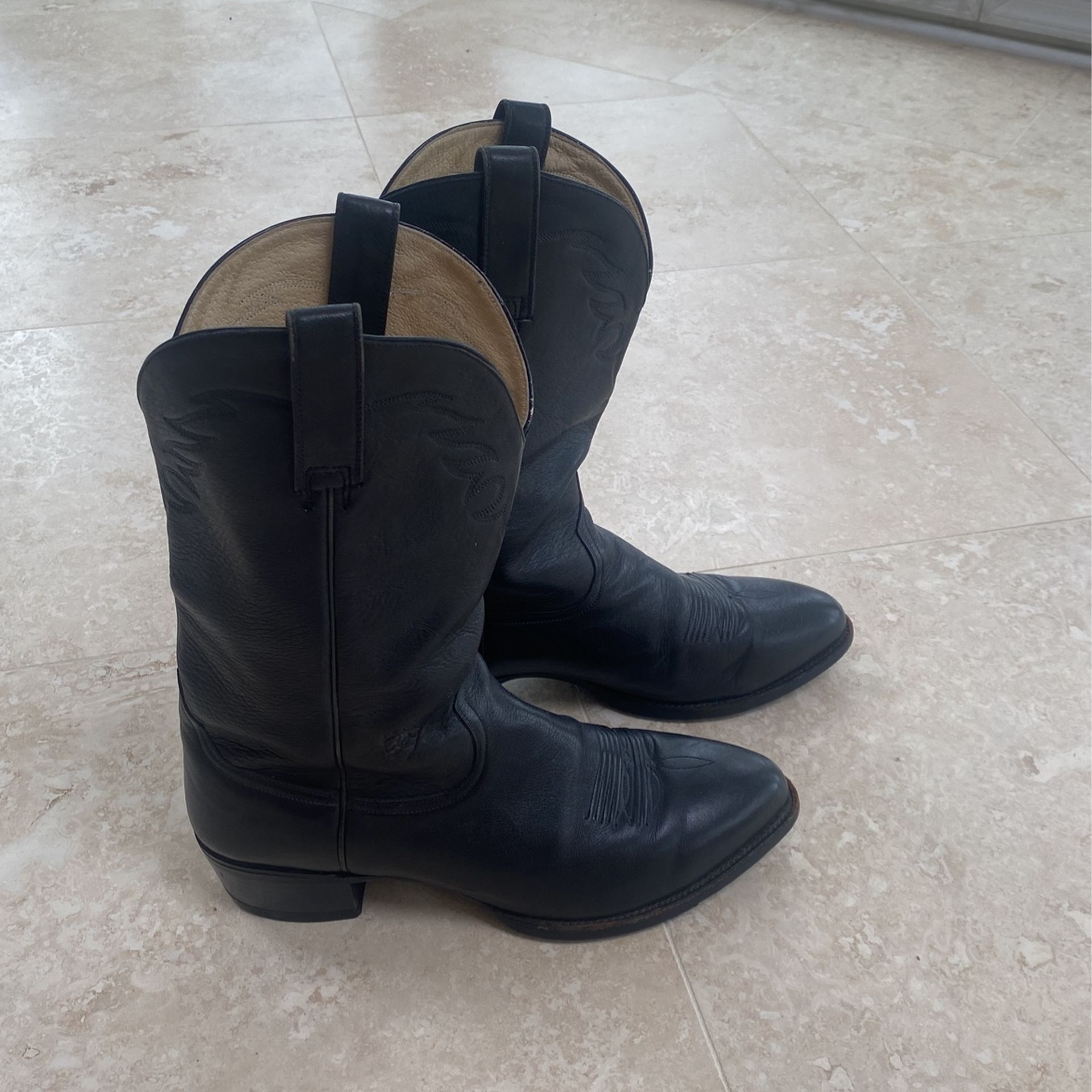 Ariat Boots BLK - Make offer I Will Sell 