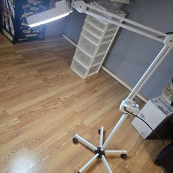 Esthetician Magnifier Lamp