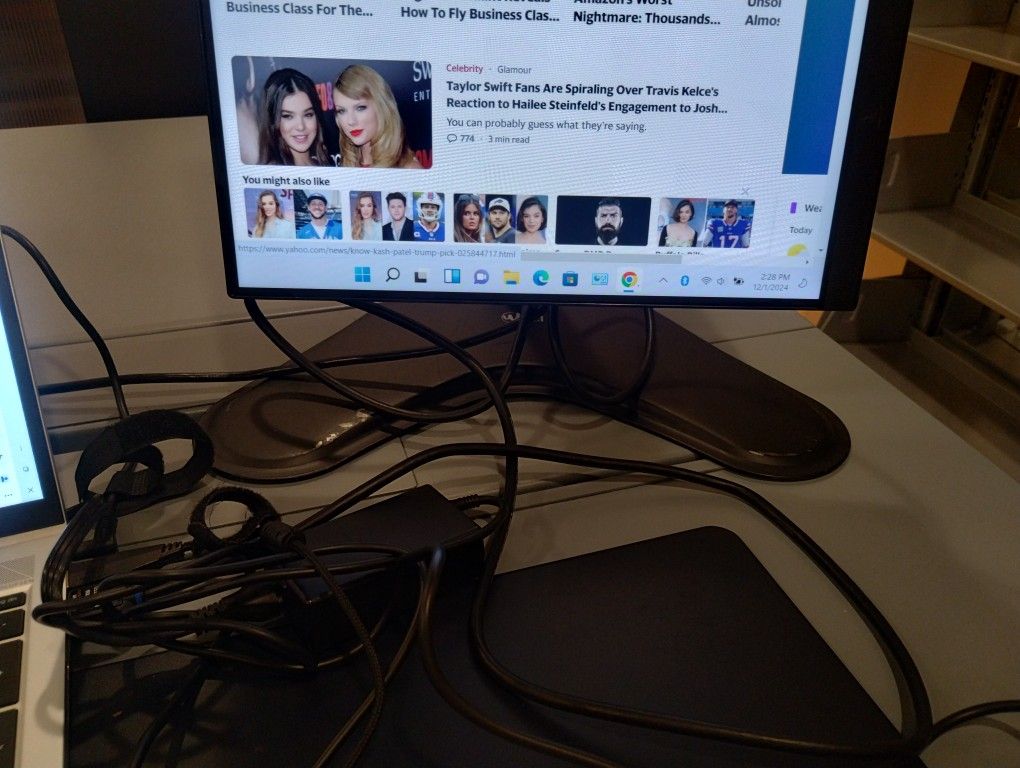 24 INCHES LCD -DOCKING STATION-GAMING MOUSE-WIRELESS MOUSE