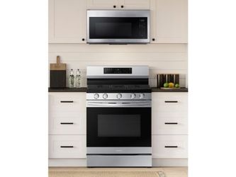 SAMSUNG 6.0 cu. ft. Smart Freestanding Gas Range with No-Preheat Air Fry & Convection in Stainless Steel